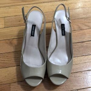 Nude Nine West sling back pumps